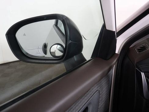 Used 2021 Nissan Rogue S AWD/4WD image 32