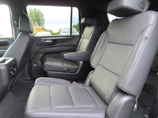Certified 2026 Chevrolet Suburban LT w/ Comfort Package AWD/4WD image 38