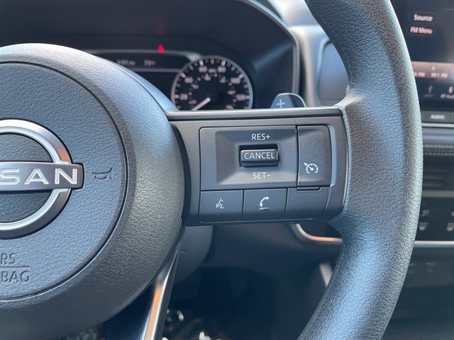 Used 2024 Nissan Rogue S AWD/4WD image 15