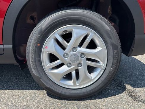 Certified 2025 Hyundai Venue SE image 43