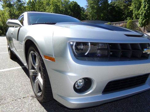 Used 2010 Chevrolet Camaro SS w/ RS Package RWD image 4