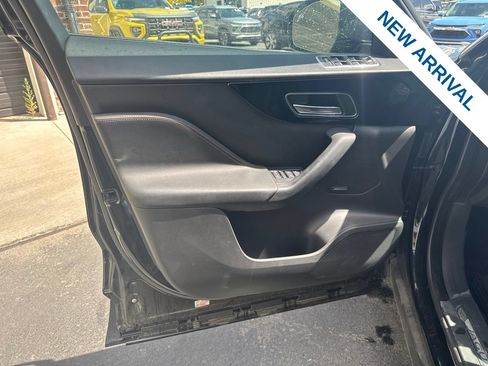 Used 2019 Jaguar F-PACE Prestige AWD/4WD image 18