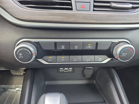 Used 2025 Nissan Altima 2.5 SV AWD/4WD image 23
