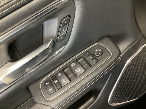 Used 2024 RAM 1500 Laramie AWD/4WD image 13