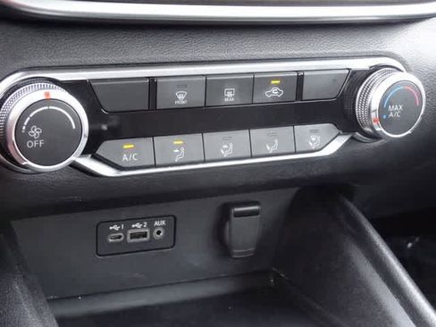 Used 2025 Nissan Altima 2.5 SV FWD image 25