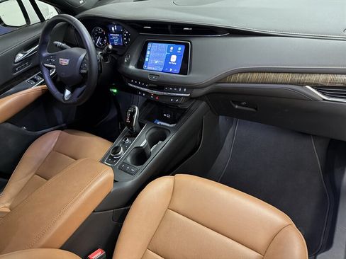 Used 2021 Cadillac XT4 Premium Luxury FWD image 41