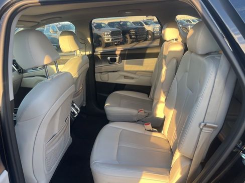 Used 2021 Kia Sorento SX image 9