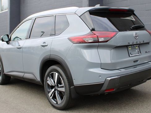 New 2025 Nissan Rogue SL w/ Tech Package image 3