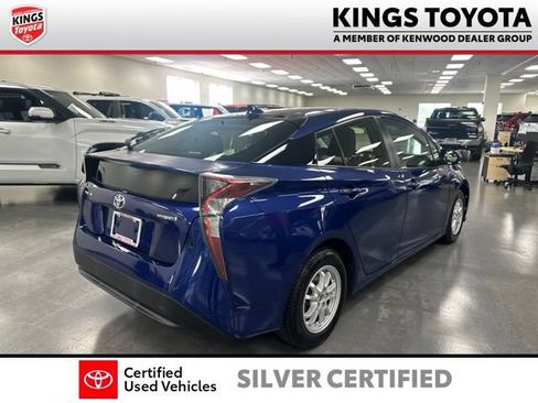 Certified 2016 Toyota Prius Two FWD image 8