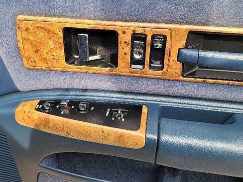 Used 1993 Chevrolet Caprice Classic LS image 19