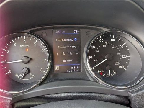 Used 2018 Nissan Rogue SV w/ Premium Package image 11