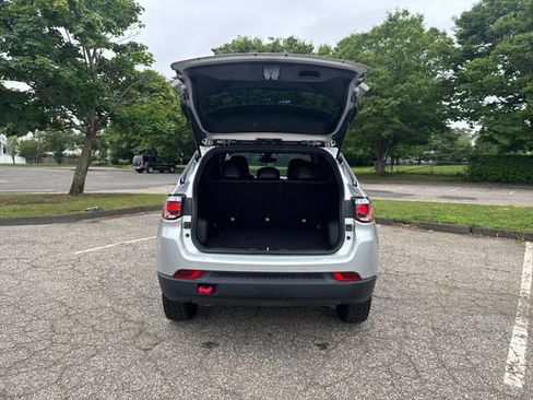 Used 2025 Jeep Compass Trailhawk AWD/4WD image 28
