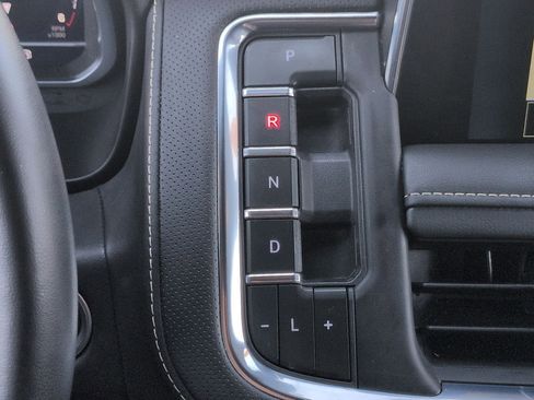 Used 2023 Chevrolet Tahoe Premier image 16