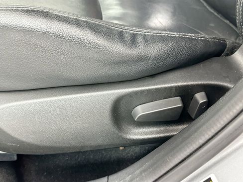 Used 2012 MAZDA MAZDA3 i Grand Touring w/ Tech Pkg image 17