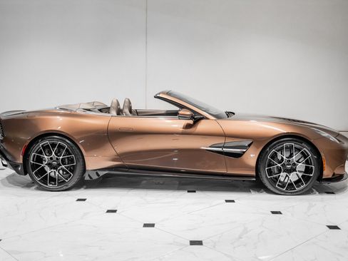 New 2026 Aston Martin Vanquish Convertible RWD image 43