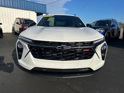 Used 2025 Chevrolet Trax RS w/ Sunroof Package image 8