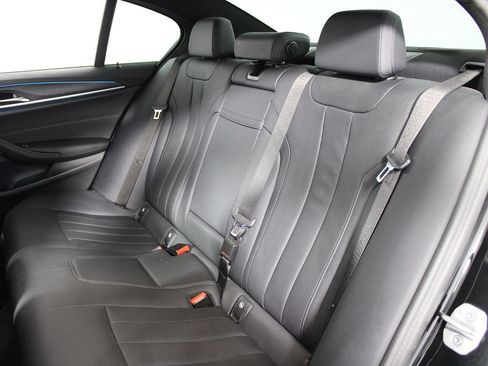 Used 2023 BMW 530e w/ M Sport Package image 25