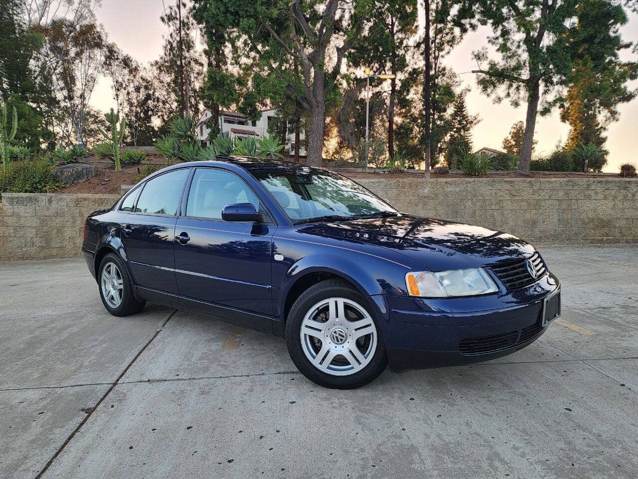 Used 2000 Volkswagen Passat GLX AWD/4WD image 2