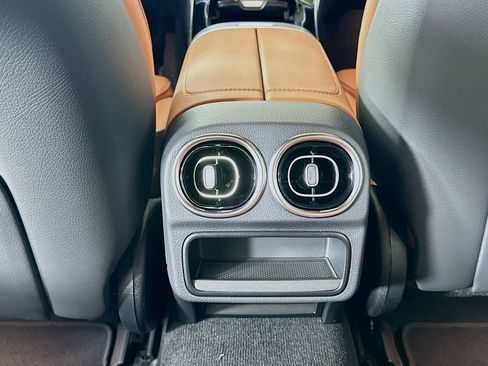 Certified 2025 Mercedes-Benz C 300 4MATIC Sedan image 32