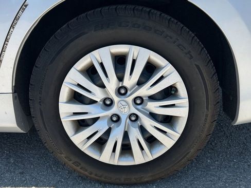 Used 2012 Toyota Camry LE FWD image 31