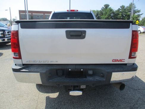 Used 2011 GMC Sierra 2500 SLE w/ SLE Preferred Package AWD/4WD image 5