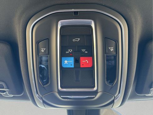 New 2026 Jeep Grand Cherokee Limited RWD image 32