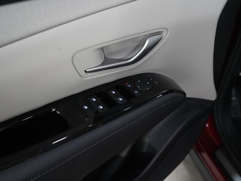 Used 2025 Hyundai Tucson Limited AWD/4WD image 19