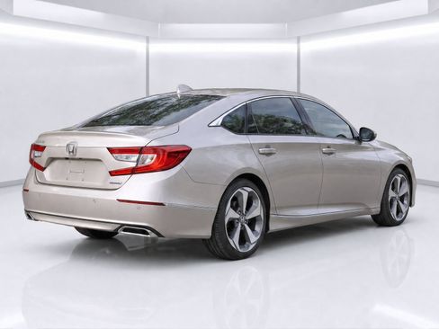 Used 2018 Honda Accord Touring image 7