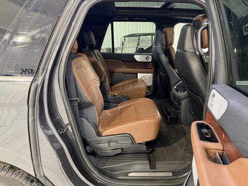 Used 2023 Lincoln Navigator L Reserve image 14