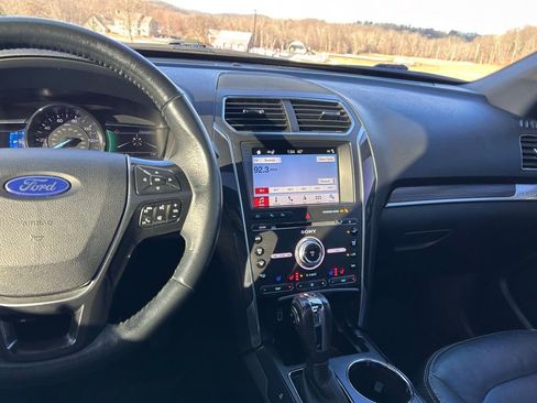 Used 2018 Ford Explorer Limited w/ Equipment Group 301A image 29