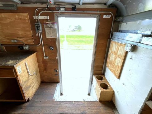 Used 2012 Chevrolet Express 4500 w/ RV Package image 21