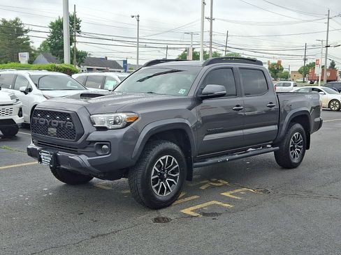 Used 2021 Toyota Tacoma TRD Sport AWD/4WD image 3