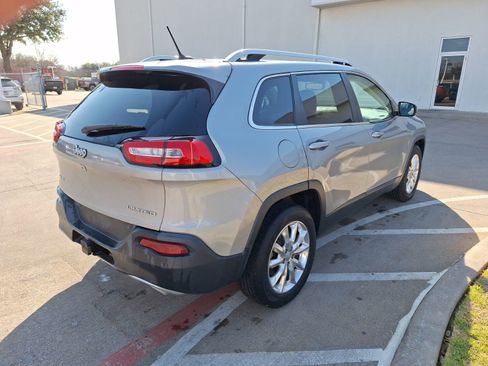 Used 2015 Jeep Cherokee Limited w/ Luxury Group image 6