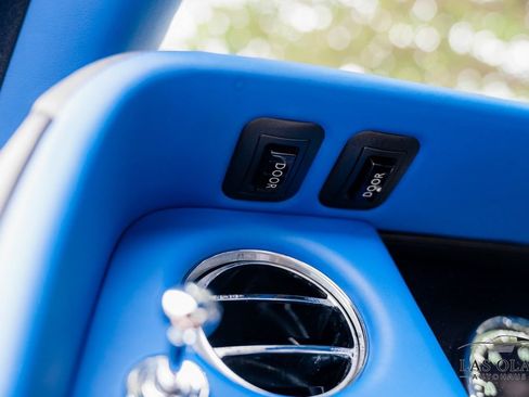 Used 2024 Rolls-Royce Phantom Sedan RWD image 29