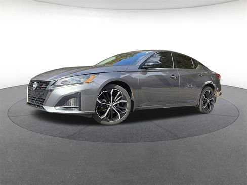 Certified 2025 Nissan Altima 2.5 SR image 1