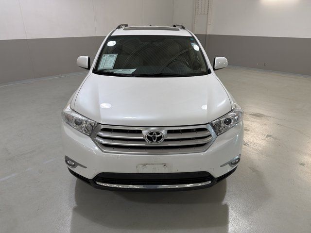 Used 2011 Toyota Highlander SE w/ Tow Pkg AWD/4WD image 3