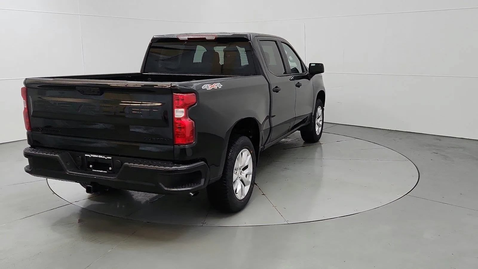 Used 2023 Chevrolet Silverado 1500 Custom w/ LPO, Dark Essentials Package AWD/4WD image 6