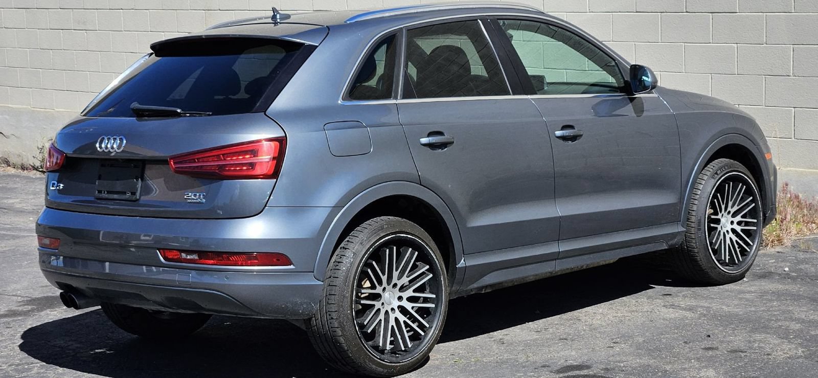 Used 2017 Audi Q3 2.0T Premium Plus w/ Premium Plus Package AWD/4WD image 5