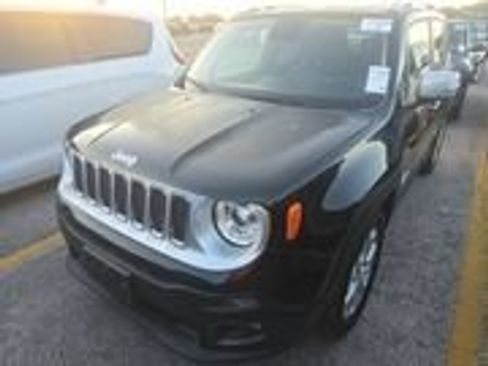 Used 2018 Jeep Renegade Limited w/ UConnect 8.4 Nav Group image 3