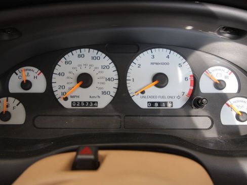Used 1994 Ford Mustang GT RWD image 9