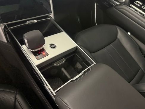 Used 2024 Land Rover Range Rover SE image 22