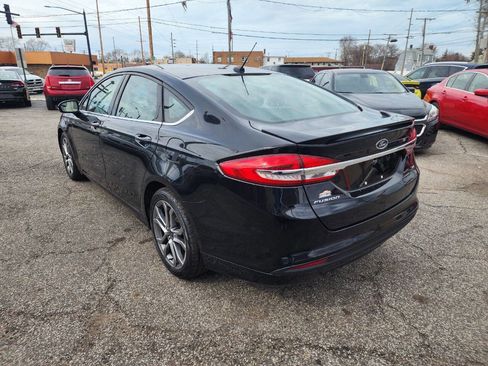 Used 2017 Ford Fusion SE w/ Equipment Group 201A FWD image 5