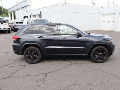 Used 2015 Jeep Grand Cherokee Altitude AWD/4WD image 11