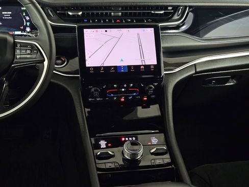 Used 2022 Jeep Grand Cherokee Trailhawk image 8