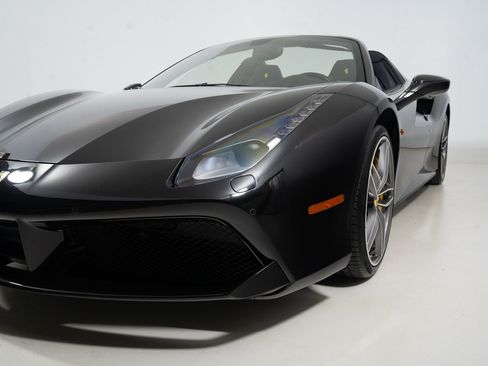 Certified 2017 Ferrari 488 Spider RWD image 45
