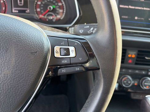 Used 2020 Volkswagen Jetta SE w/ SE Cold Weather Package FWD image 24