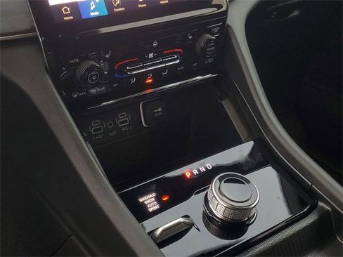 New 2025 Jeep Grand Cherokee Limited image 13