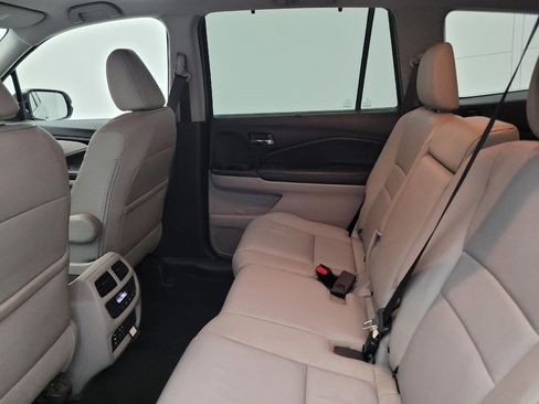 Used 2016 Honda Pilot Touring image 18