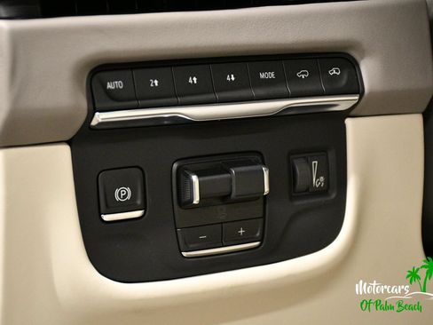 Used 2025 Cadillac Escalade Sport Platinum AWD/4WD image 34