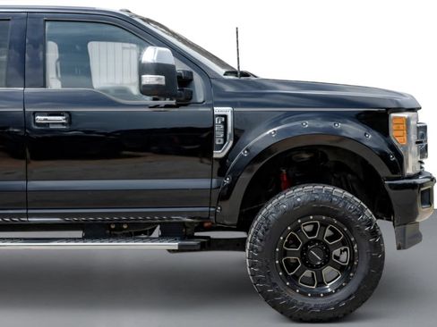 Used 2017 Ford F250 Lariat w/ Lariat Ultimate Package AWD/4WD image 7